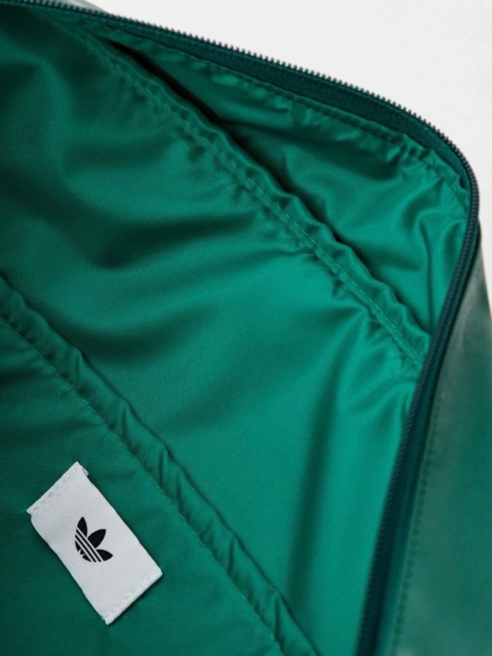 adidas OG large Airliner Shoulder Bag Lining with Trefoil Tag - Picture 11 of 12